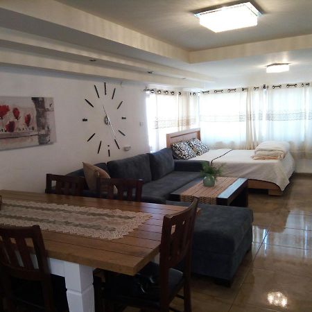 Tiberias Vacation Rental Bagian luar foto