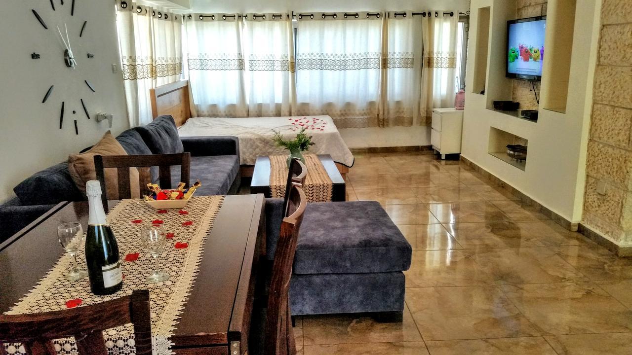 Tiberias Vacation Rental Bagian luar foto